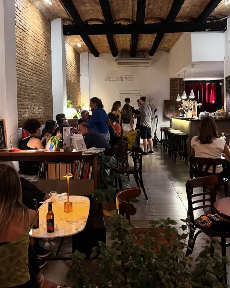 El Abrazo de la China 1 768x960